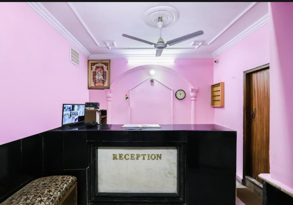 Hotel Raj Hans Dx New Delhi Exterior photo