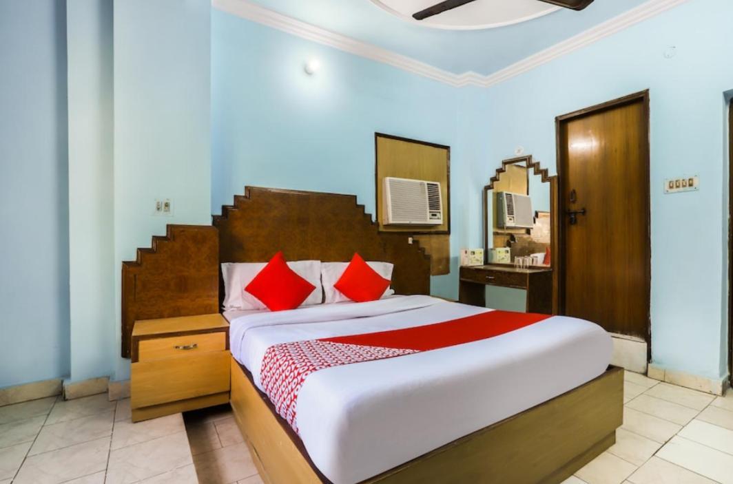 Hotel Raj Hans Dx New Delhi Exterior photo